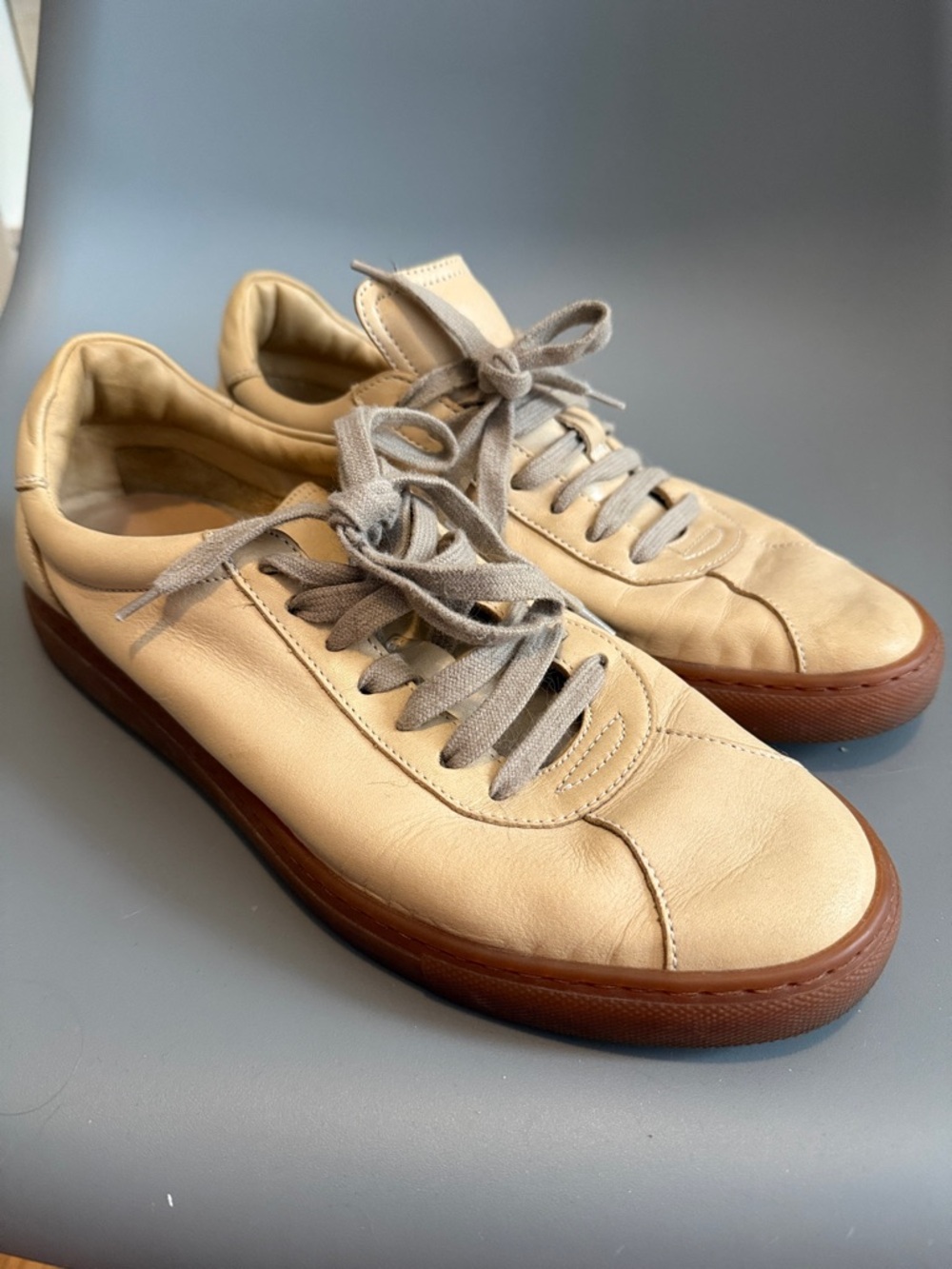 M. Gemi Women’s “The Sempre” Ivory Leather Casual Sneakers with Gum Sole Sz 40.5